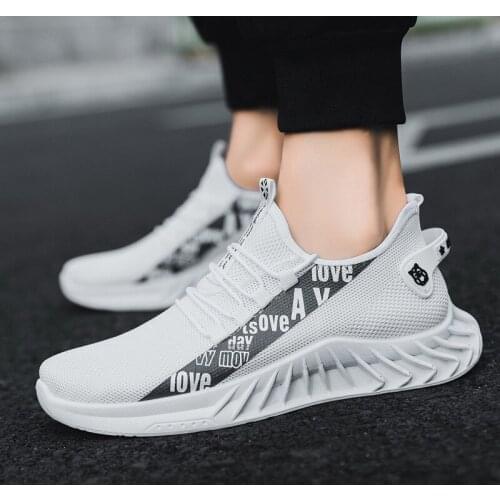 New casual fashion flying woven mens shoes summer trend casual shoes fashion running shoes mens sports shoes 2021