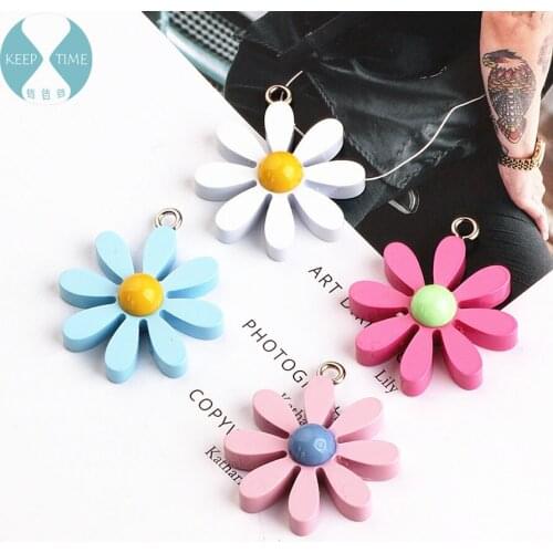 DIY handmade jewelry accessories resin simple fresh flower belt hanging pendant earrings earrings material Daisy Pendant