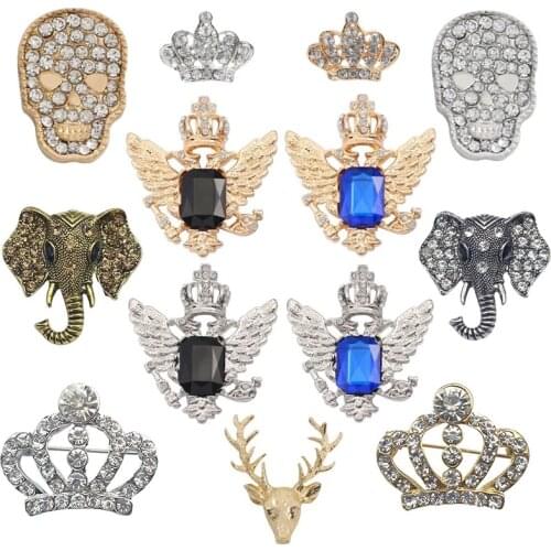 Fashion Rhinestone Elk Brooch Animal Elephant Skeleton Cross Angel Wings Crown Pin Brooch Female Men Christmas Gift Jewelry
