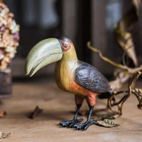 Amazon Rain Forest Tropical Toucan Parrot Bird Resin Statue for Study Living Room Home Decoration