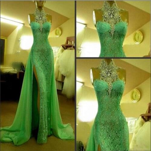 2020 Emerald Green Evening Dresses High Collar with Crystal Diamond Arabic Evening Party Gowns Long Side Slit Dubai Prom Dresses