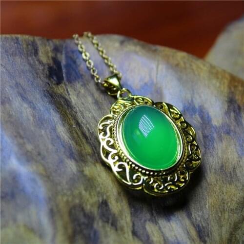 Liemjee Wholesale Fashion Jewelry Green Agate Hollow Special Silver Plated Necklace For Women Feature Namour Charm Gift Seasons