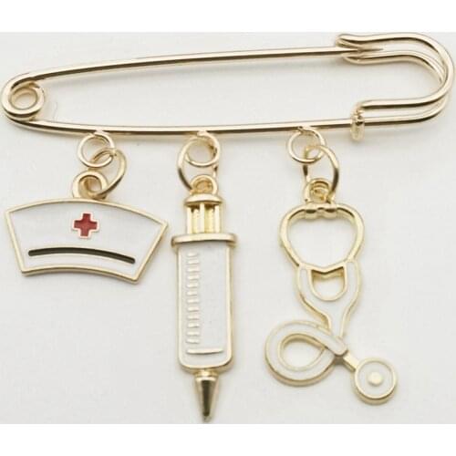 New Creative Brooch Golden Metal Doctor Nurse Stethoscope Medical Bag Syringe Charm Jewelry Bag Handmade Jewelry Souvenir Badge