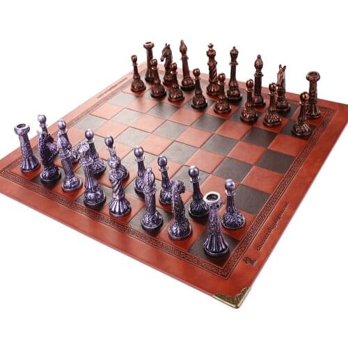 Chess Luxury Knight Solid Color Gold and Silver Roman Column Resin Table Game Educational Toy Chess Character Feature Theme
