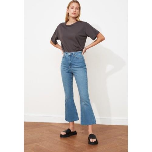 Trendyol Pettitoes Discrete High Waist Crop Flare Jeans TWOAW21JE0159