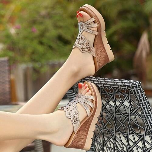 Womens Slippers Outdoor Summer 2021 Fashion Wedges Heel Roman Style Size 36-43 Beach Slippers For Women High-heeled Shoes
