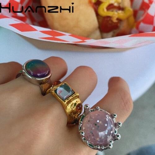 HUANZHI 2020 New Vintage Baroque Sequins Attached Color Exaggerate Crystal Inlaid Metal Rings for Women Girls Jewelry Gifts