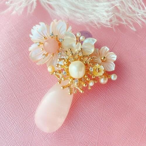 CCijiNG Pure Natural Powder Crystal And Carved Shell Butterfly Amethyst Pearl Brooch Elegant XZ3016