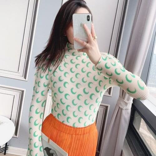 Miyake pleated aesthetic top women 2020 autumn winter moon print slim high elastic crop long sleeve top T-shirt bottoming