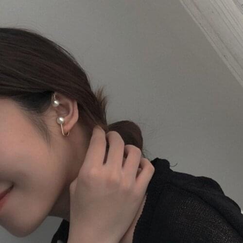 Minimalist Gold Wave Line Auricle Type Pearls Ear Cuff Clip on Earrings Fake Piercing Pearl Earcuff Earrings for Women Girl