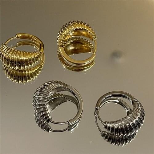 AOMU 2021 New Simple RetroThreaded Croissant Crescent Shape Metal Ear Buckle Hoop Earring for Female Fashion Jewelry Gifts