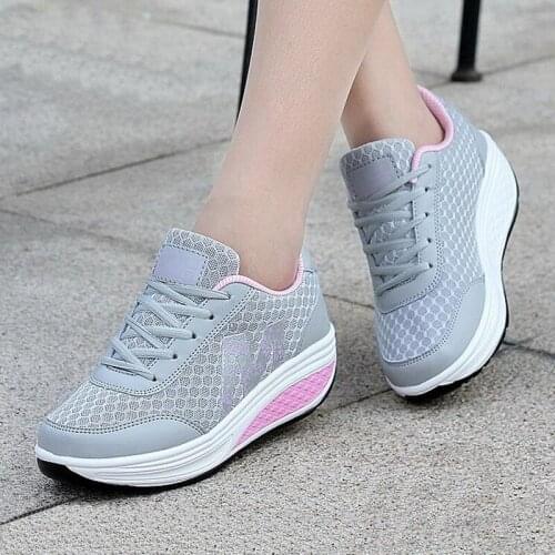 2021 Women Platform Shoes Hidden Heel Women Casual Shoes Vulcanized Slip On High Breathable Leather Toe Sneakers Spring Autumn