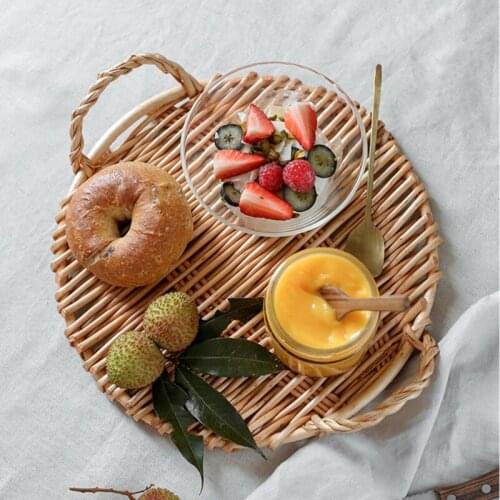 Rattan Handwoven Serving Tray Food Storage Plate With Wooden Handles Round Wicker Basket For Breakfast Drink Fruit Coffee Tea