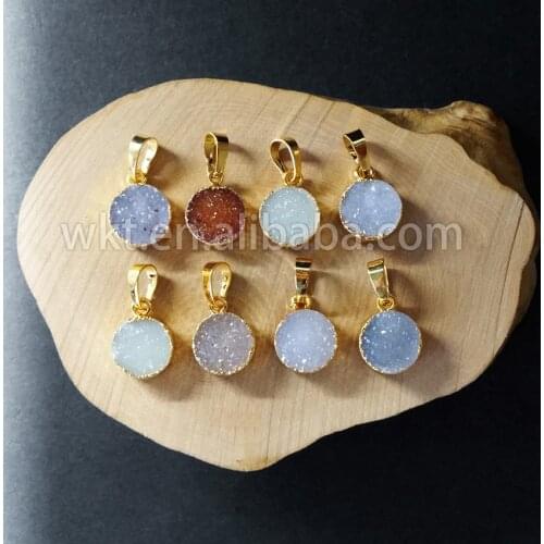 WT-P673 New Fashion round pendants for women natural at gate raw stone gold surround pendants jewelry for wholesale