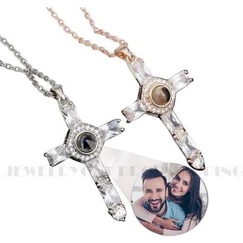 Birthday gifts, Valentines Day projection necklaces, customized photos, memories for loved ones, family members, unique collect
