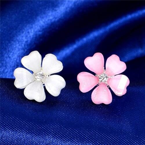 SHUANGR Beautiful Clover Flower Crystal Stud Earrings for Women Jewelry White Black Pink Stud Earrings Diameter 1.5 cm