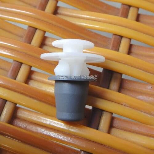 100PCS / LOT Trim Panel Clip Clip Mount Grommet Seat For VW Golf Jetta Passat Scirocco 357853575 191853585A