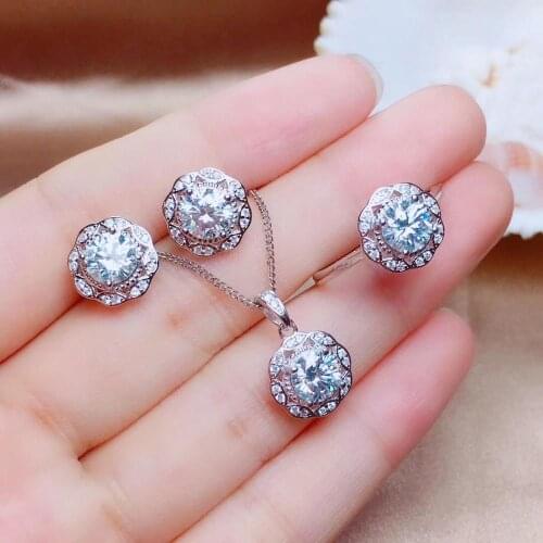 Special recommendation, 925 Sterling silver, popular style. 1 ct moissaniteThe world is booming. Ring ear nail necklace