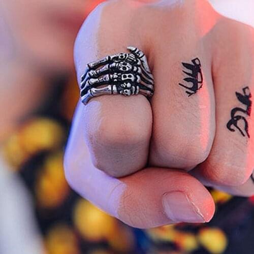 New Arrival Men Jewelry 316L Stainless Steel Gothic Skull Skeleton Hand Bone Finger Punk Rock Ring BR1036