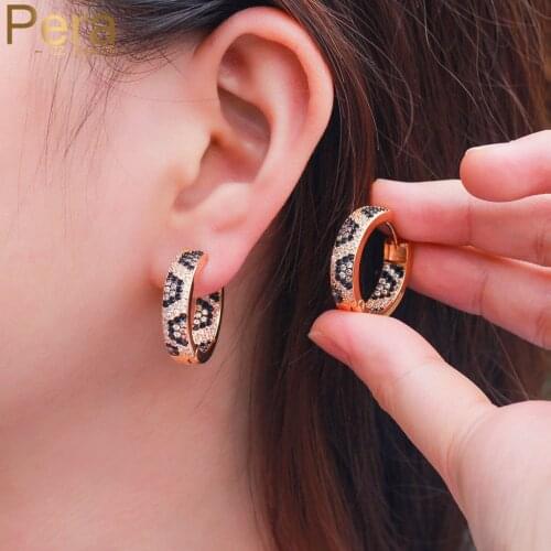 Pera Delicate Small Round Shape Women Ear Jewelry White Black CZ Zirconia Luxury Danquet Party Snake Leopard Hoop Earrings E732
