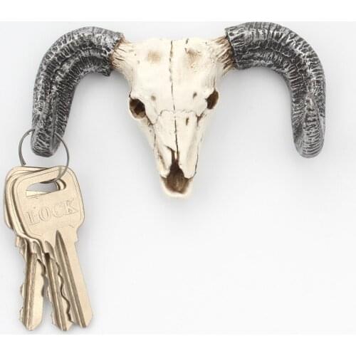 Bull Head Skull Wall Key Holder Resin Craft Home Decoration Wall Hook Horns Keys Hanger Wall Retro Decor Clothes Hat Hook