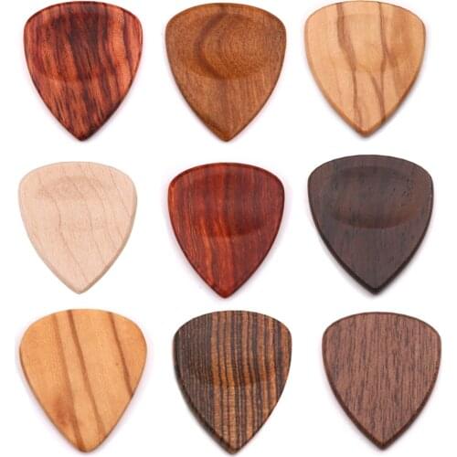 Timber Tones Wood Acoustic Guitar Picks Plectrums Red Black Sandalwood Rosewood Maple Olive Heart Shape Basses Parts Accessories