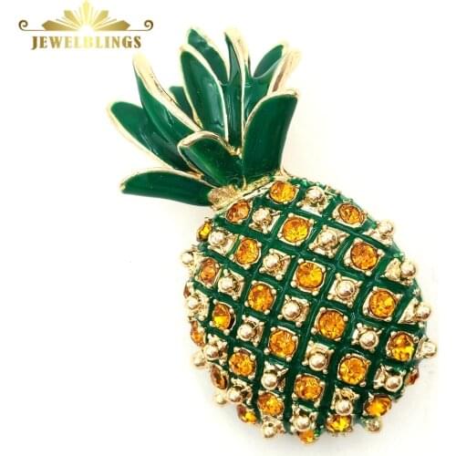 Vintage Micro Pave Yellow Orange Crystal Pineapple Brooch Gold Tone Enamel Leaf Cute Tropical Pineapple Pins Women Beach Jewelry