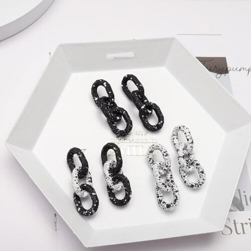 2021 New Retro Style big Chain Earrings Ladies Black And White Pendant Earrings New Exaggerated Gift Accessories Wholesale