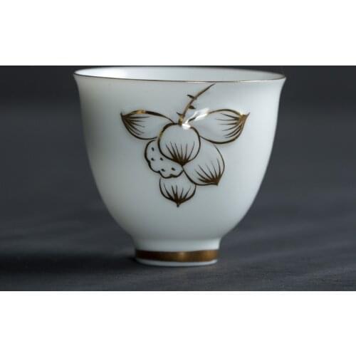 2PCS/Lot 80ml Gold Plated Teacup Ceramic Porcelain Lotus Small Tea Bowl Home Vintage Drinkware Master Puer Black Tea Cup Teaware
