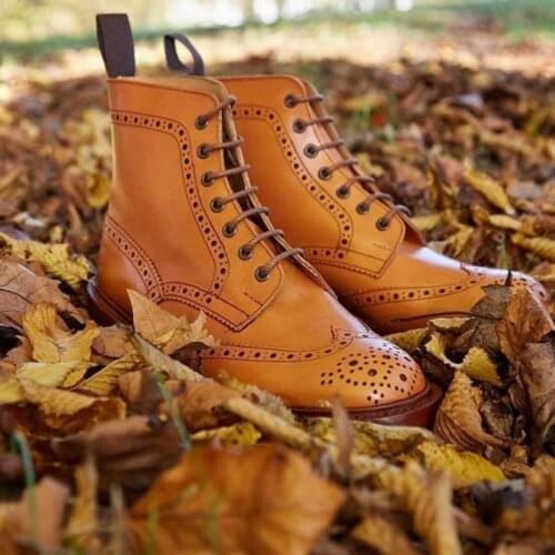 Mens PU Leather Elegant Carved Chelsea Lace Up Boots Classic Boots Ankle Men Boots Casual Fashion Winter Combat Boots