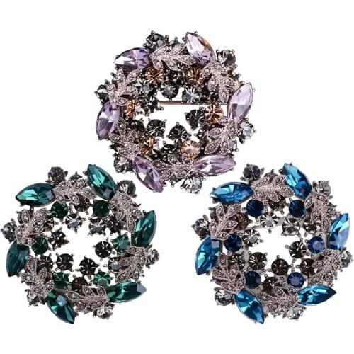 Flower Wreath Brooch Women Crystal Rhinestones Brooch Pins Diamond Lapel Pin Corsage Wedding Bouquets Friend Party Jewelry Gifts