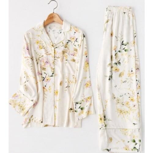 Elegant and Comfortable Autumn Woman Pajamas Set Rose Flower Printing Pajamas Long Sleeve Long Pants Women Set 2 Piece Pijama