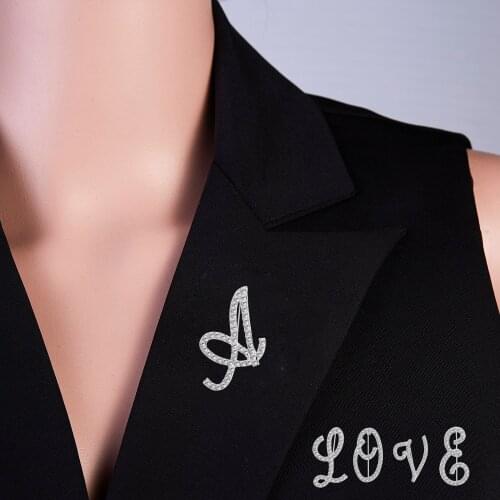 Brand New 26 Initial Letters A to Z Clear Crystal Rhinestone Pins for Women Jewelry Free Combine Name Nameplate Lapel Pin Brooch