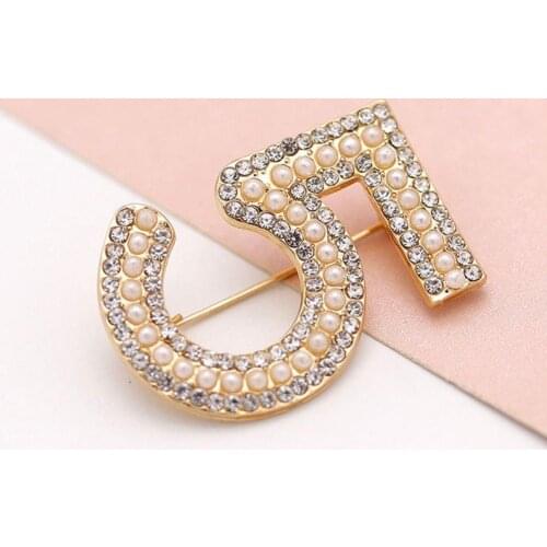 Fashion Women Vintage Inlaid Pearl Rhinestones 5 Figure Faux Pearl Rhinestone Badge Brooch Pin Clothes Jewelry Accessaries