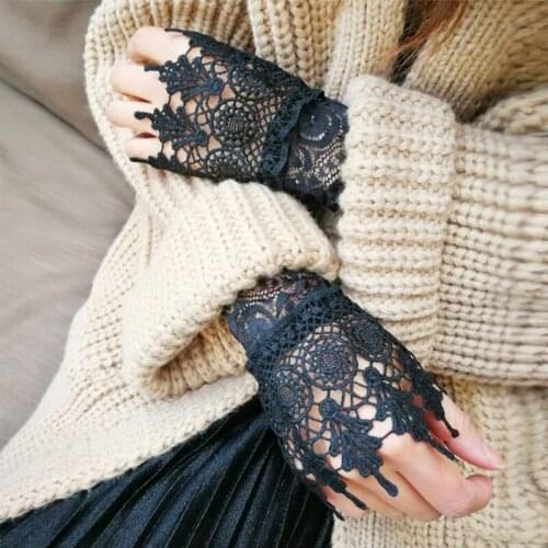 1 Pair Women Sweet Hollow Out Crochet Lace Wrist Cuffs Stretch False Fake Sleeves Solid Color Vintage Decorative Bracelet Wristb