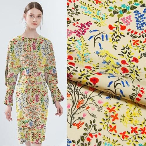 CF717 The Latest Version Summer Fabrics For Women Leaves Printed 100% Mulberry Silk Fabric For Womens Wear Dress Shirts