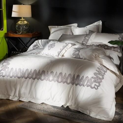 120S Egyptian Cotton Luxury Embroidery Royal Bedding Set 4/6pcs King Queen Wedding Bed Sheet set Duvet cover Pillowcase white