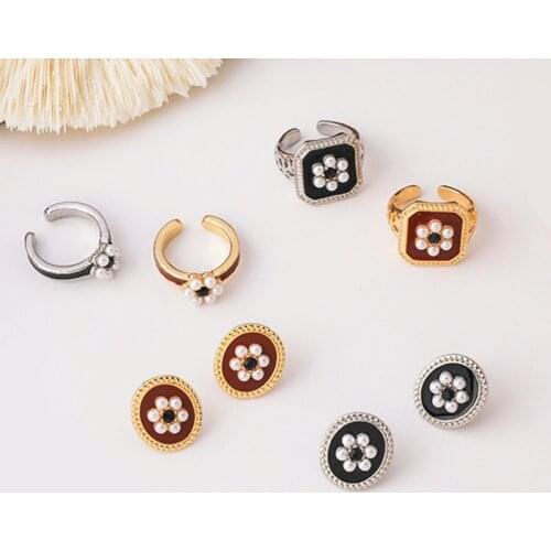 French Vintage Retro Flower Ring Sets Black White Metal Adjustable Fashion Personality Version Daisy Rings for Women Jewelry