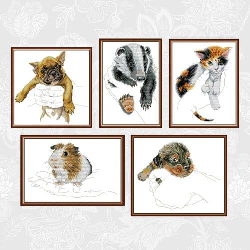 Small Animal In The Palm Cross Stitch Partten 14CT 11CT Printed Fabric Embroidery Needlework DIY Handmade Cross-stitch Kits