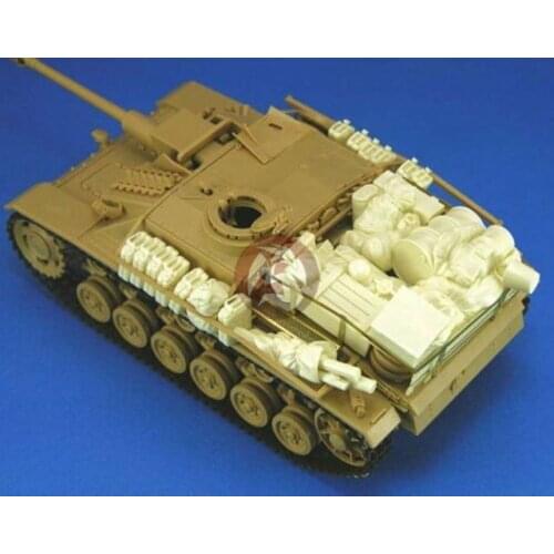 Renovation of German assault gun package during World War II 1:35