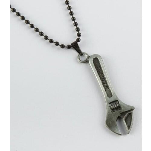 Key Figured Metal Male Necklace