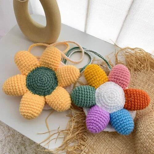 Female Bag Flower Bag Hand Woven Bag Wool Knitting Daisy Bag Creative Messenger Shoulder Crossbody Bag Sweet Girls Party Bag