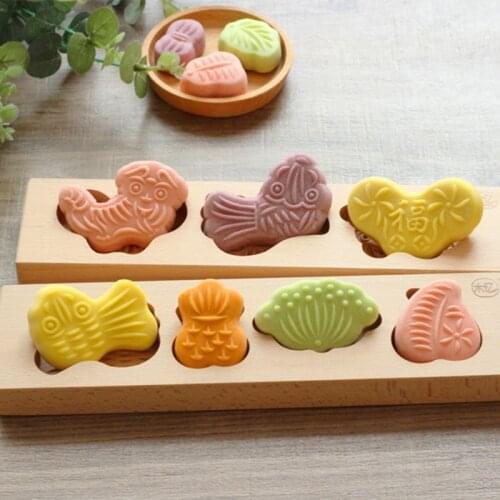 3D Wooden Baking Mold Cookie Biscuit Press Stamp Molds Exquisite Vivid Pattern Baking Mold Gourd Christmas Chalet Shape