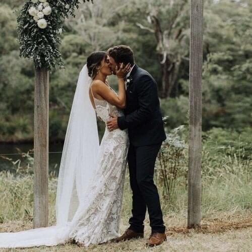 Gorgeous Backless Lace Wedding Dresses abito da sposa Custom Made Bohemian Bridal Gown Spaghetti Straps Champagne Bride Dress