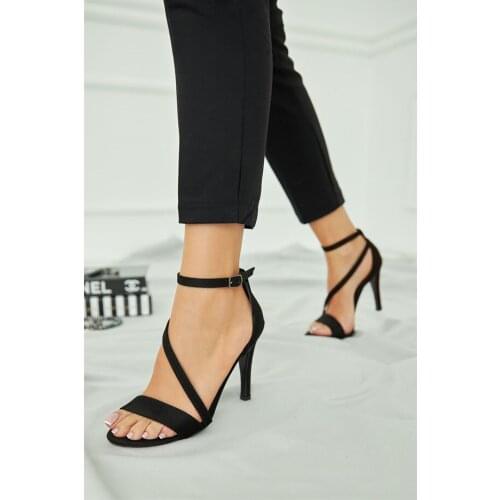 PayForFashion Women's Shoes With A Strap