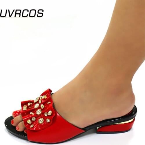 Latest Women Elegant Pumps Ladies Wedding Shoes Decorated with Rhinestone Italian Ladies Shoes for Parties Red Color Women Shoe