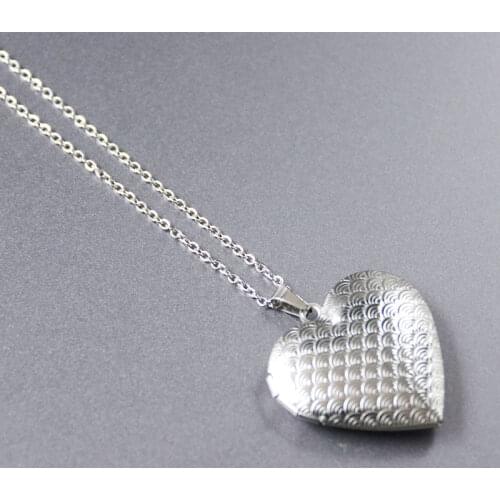 1pc WIFI Sign in Heart Photo Frame Cute Nautical Shell Stainless Steel Necklaces Charms Locket Necklace Women Memory Jewelry