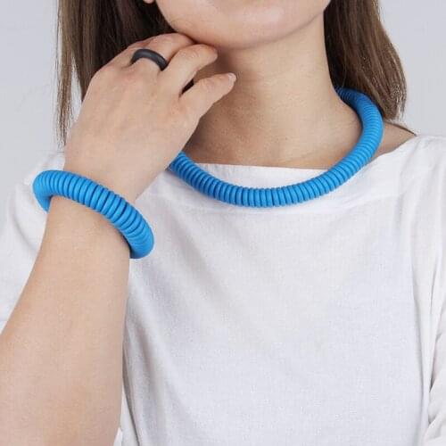 YD&YDBZ Multicolor Rubber Charms Bracelet Women Classic Wire-cable Chain Cuff Bracelets Party Street Wear Jewelry Decoration