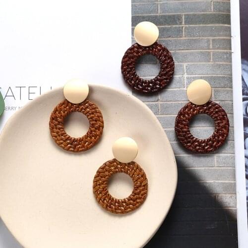 Vintage Round Hollow Imitation Grass and Rattan Woven Drop Earrings for Women Boho Colorful Acrylic Earrings Femme Party Jewelry