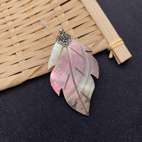 1 Piece of Black Shell Pendant Leaf Pendant Vintage Engraving Colorful Crafts DIY Handmade Jewelry Necklace Earring Making